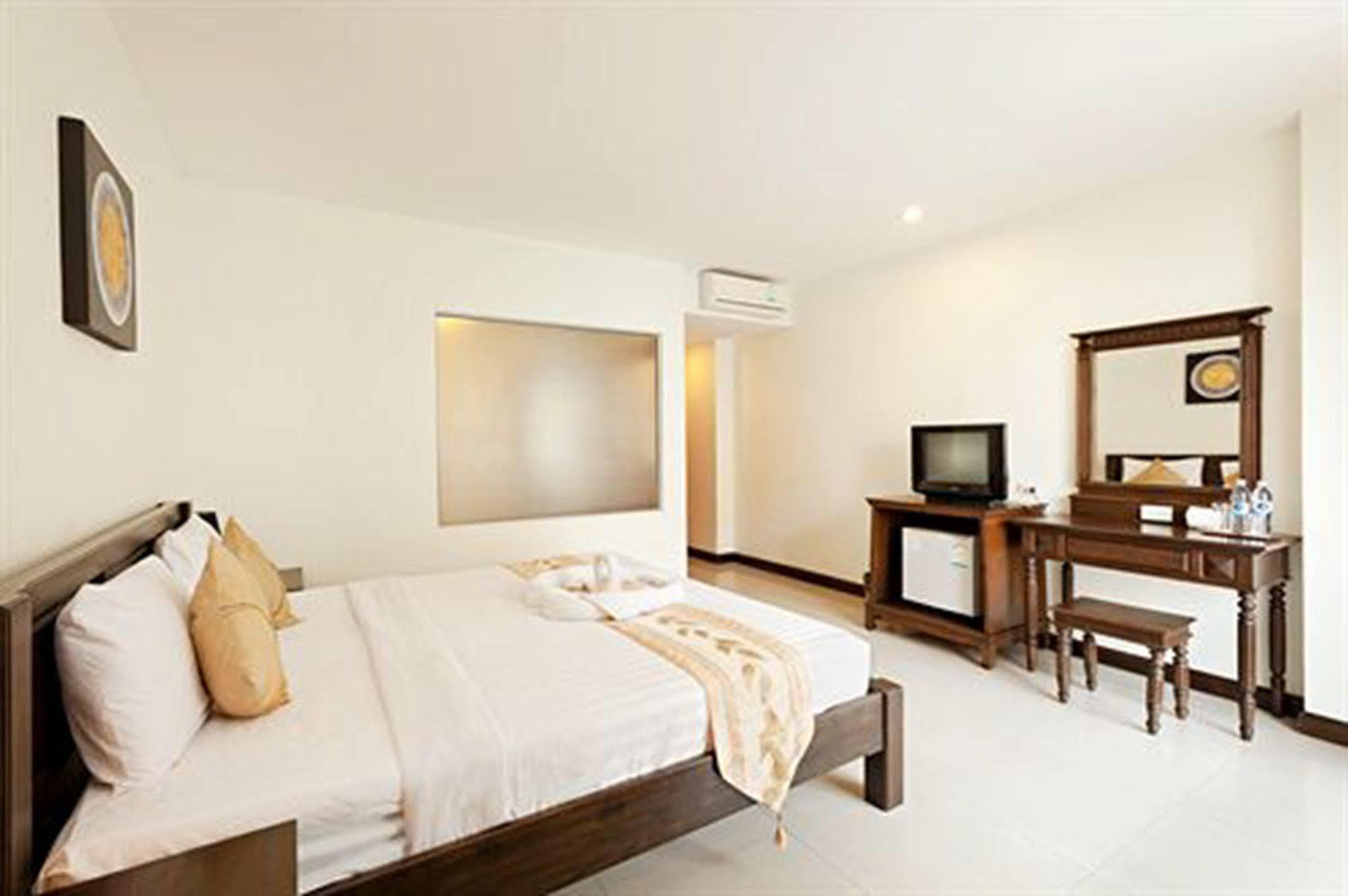 Garden Phuket Hotel Patong Kültér fotó